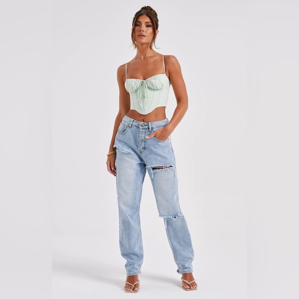 New Never Worn Blue Wash Boyfriend Jeans